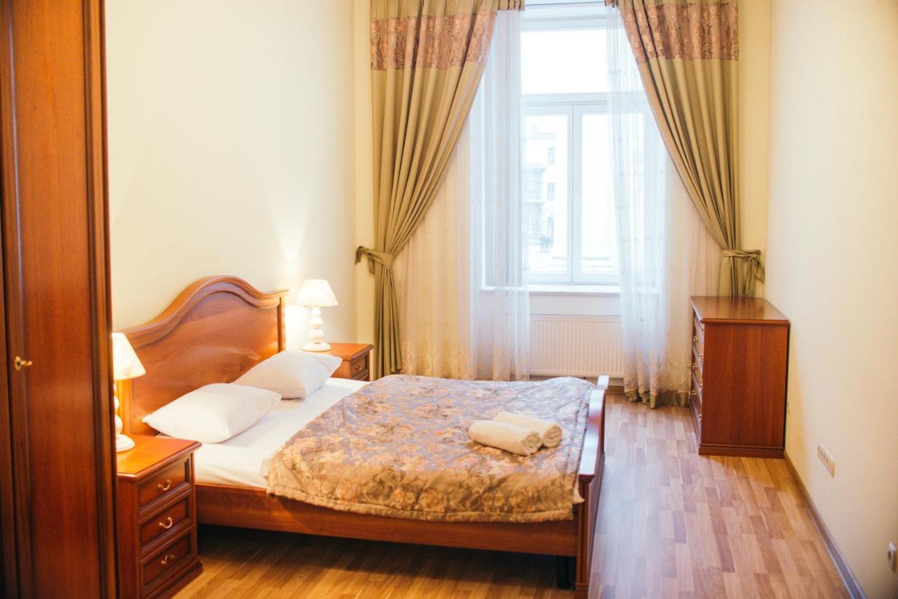 Big Dining Room Apartment Leopoli Esterno foto
